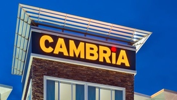 Cambria_Suites_Fargo_Sunset_Exterior550x309